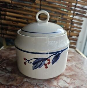 Vintage Tablemates Sugar Bowl